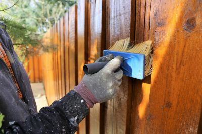 Garden Fence Painting - Fence Staining Or Painting Des Moines, Iowa